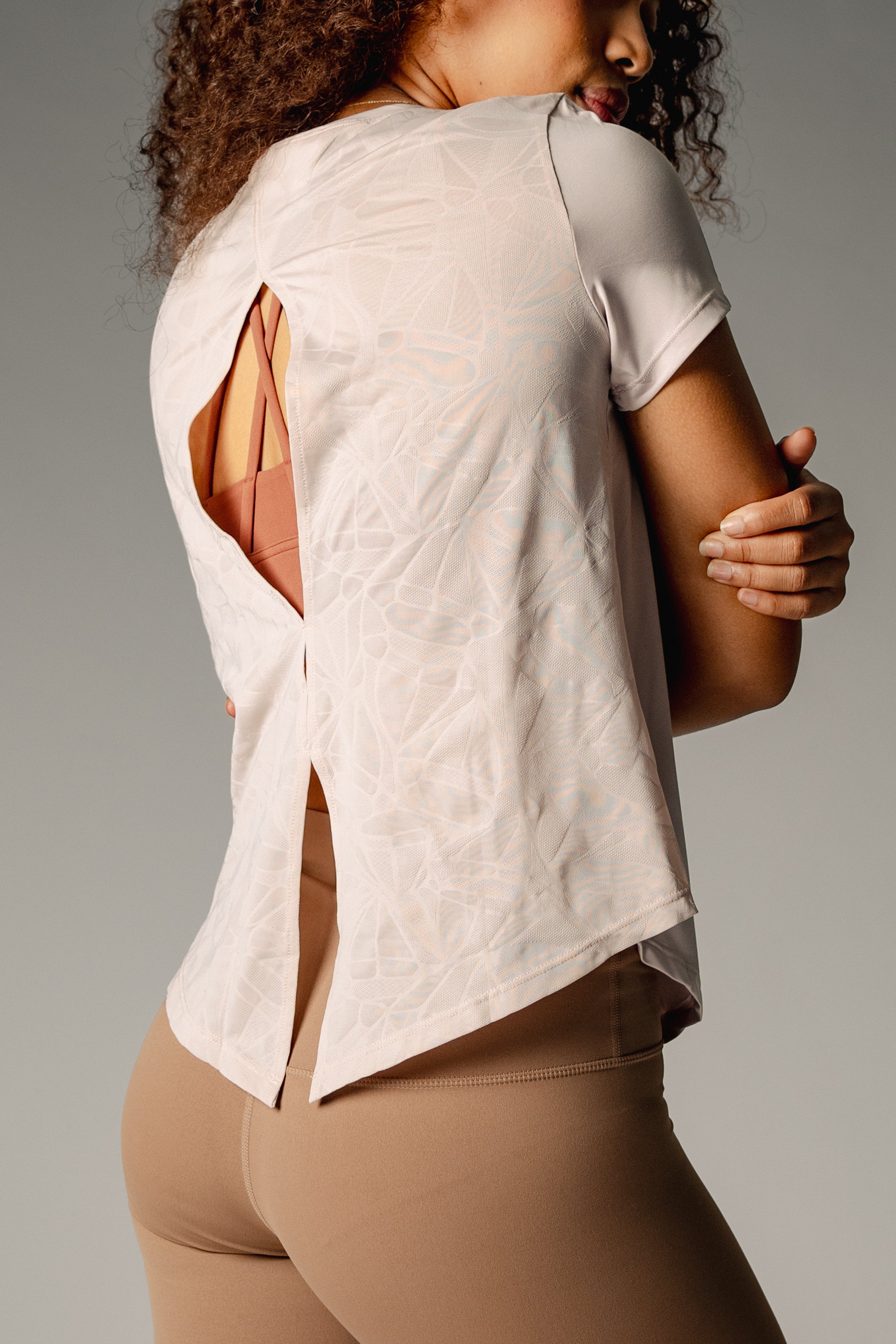Curved-Hem with Peephole T-Shirt